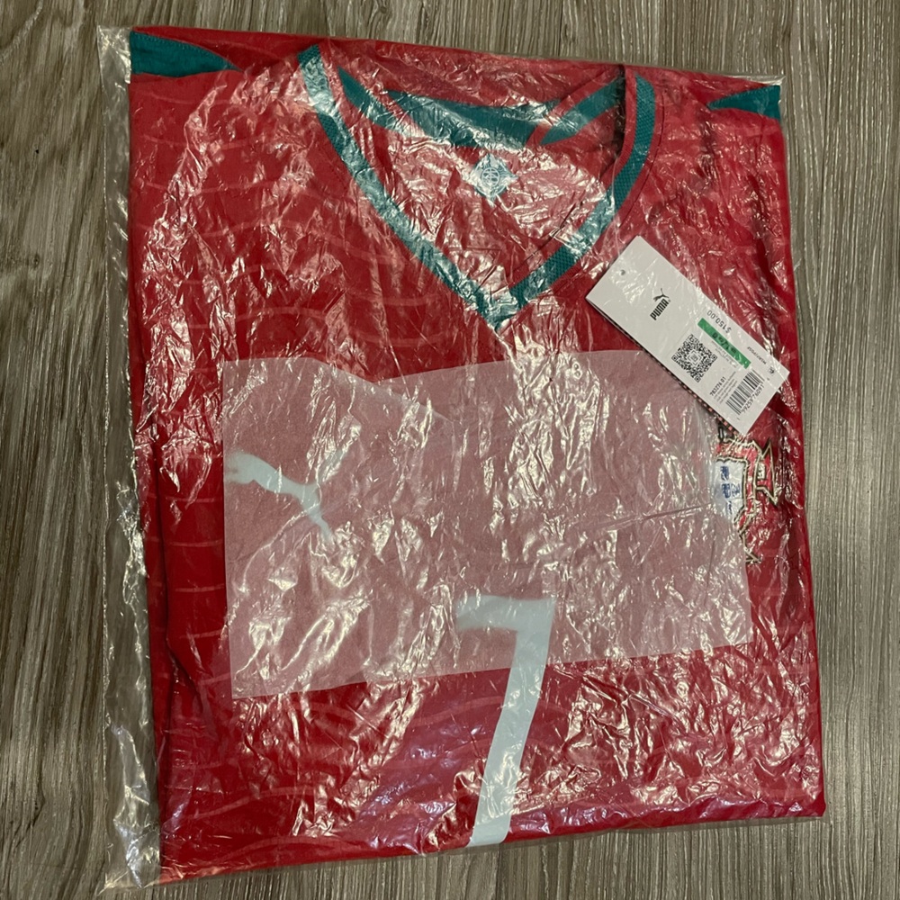 Puma Portugal Red and Green Authentic Men's Soccer Jersey - Ronaldo 7 - Picture 4 of 4
